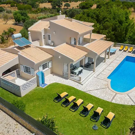 Villa Paloma - Tranquilidade Com Piscina Aquecivel E Bbq -